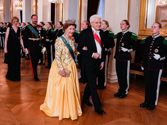 Gallamállásat: Dronnet Sonja ja Presidenta Sergio Mattarella. Govven: Javad Parsa, NTB